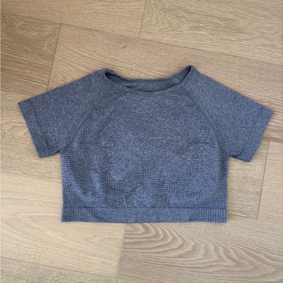 Athletic Crop Tees Bundle - Picture 4 of 6